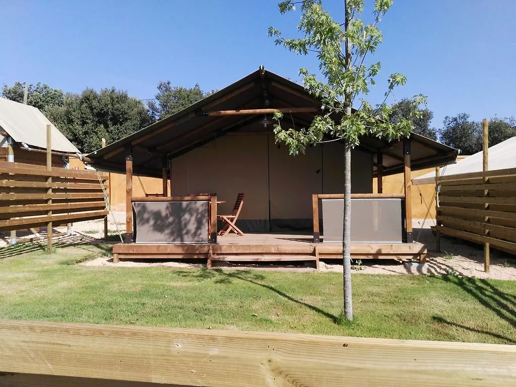 Camping Rural Montori Ultramort 营地